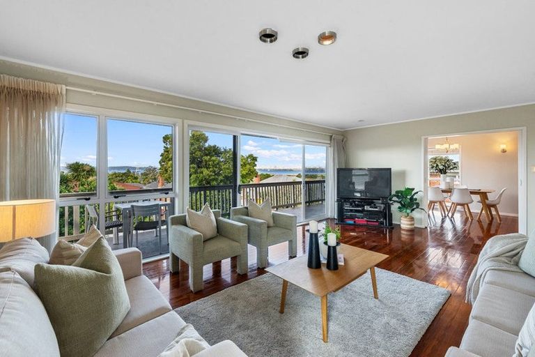 Photo of property in 10a Jaemont Avenue, Te Atatu South, Auckland, 0610
