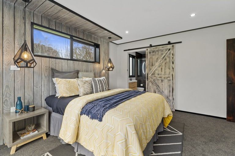 Photo of property in 112 Kawiu Road, Levin, 5510