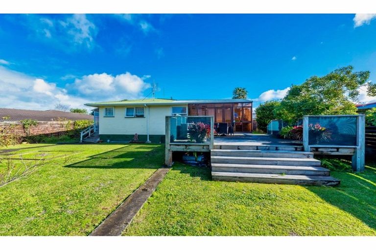 Photo of property in 13 Dunstall Place, Mangere Bridge, Auckland, 2022