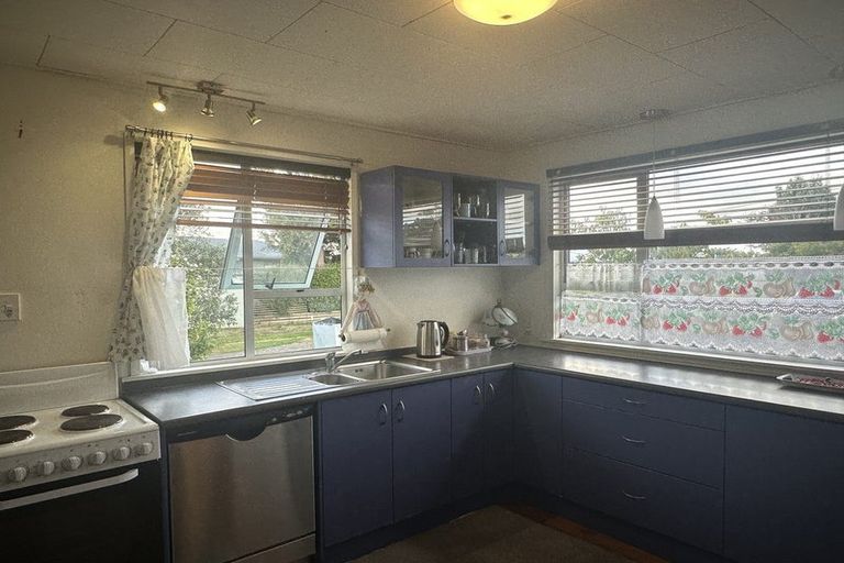 Photo of property in 74 Parris Street, Waitara, 4320