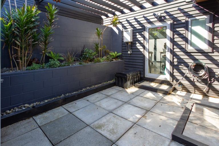 Photo of property in 394 The Esplanade, Island Bay, Wellington, 6023