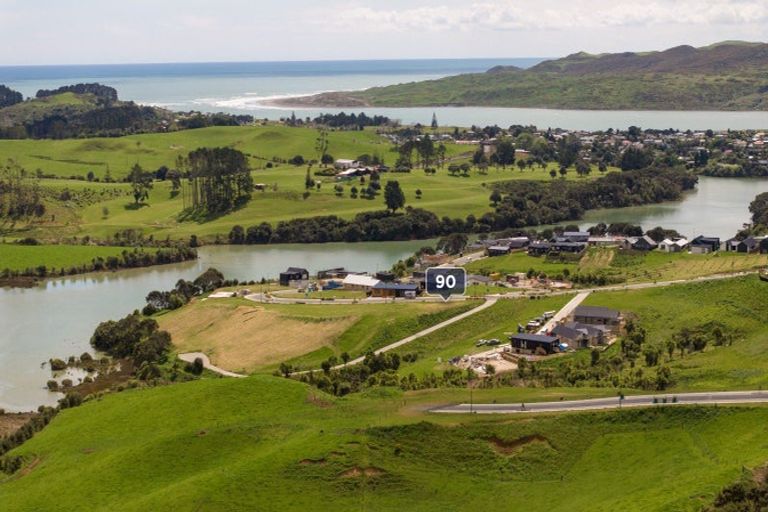 Photo of property in 90 Omahina Street, Raglan, 3225