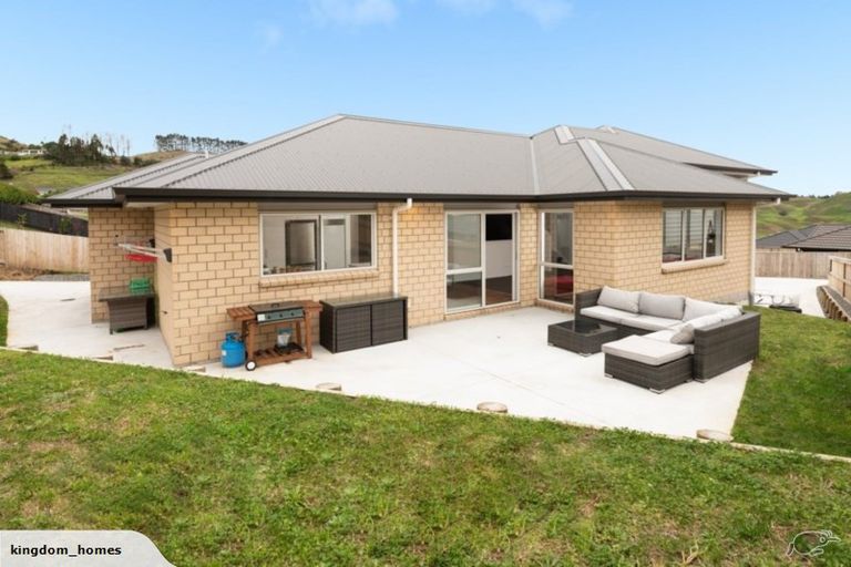 Photo of property in 16 Antrim Glade, Welcome Bay, Tauranga, 3175