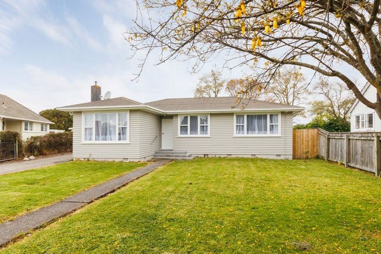 Photo of property in 62 Ellesmere Crescent, Highbury, Palmerston North, 4412