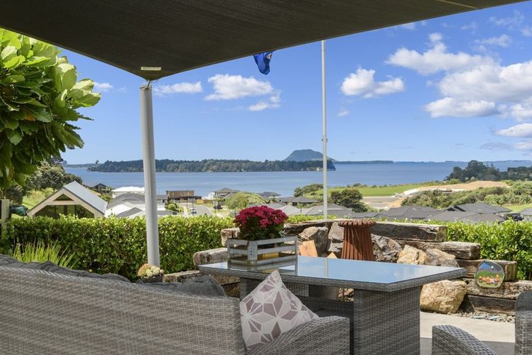 Photo of property in 15 Lynley Park Drive, Omokoroa, 3114