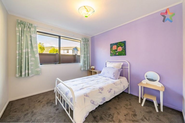 Photo of property in 28 Mcenroe Grove, Naenae, Lower Hutt, 5011