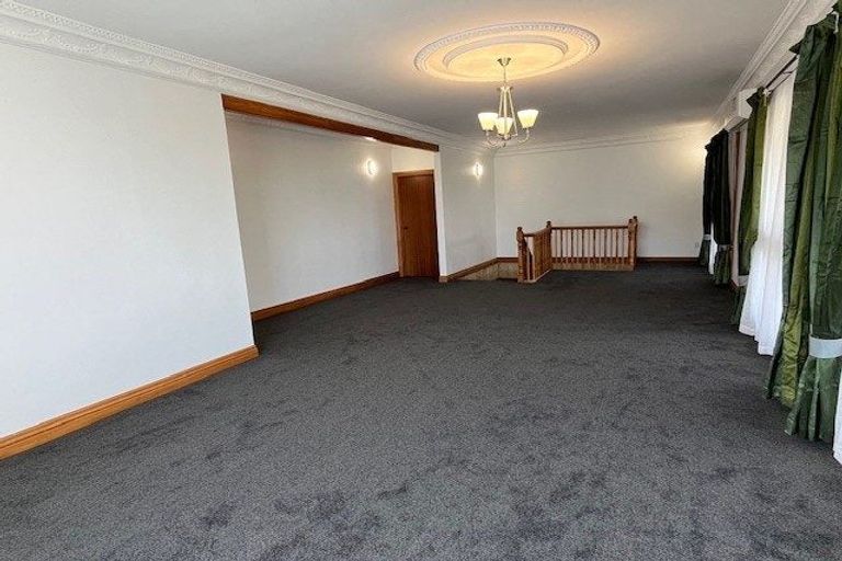 Photo of property in 24 Hurstbourn Priors, Goodwood Heights, Auckland, 2105