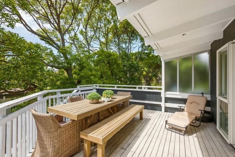 Photo of property in 2 Manaia Place, Mairangi Bay, Auckland, 0630