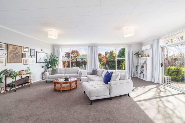 Photo of property in 146 Grimseys Road, Redwood, Christchurch, 8051