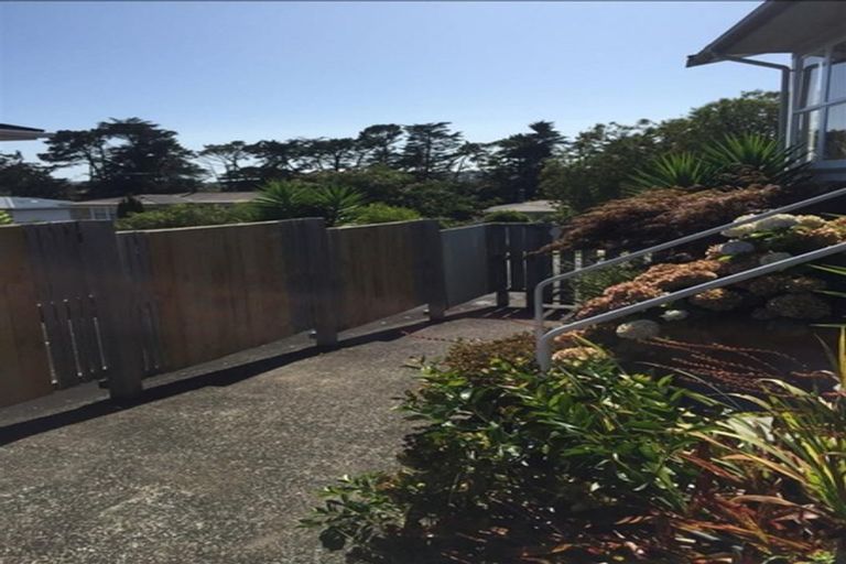 Photo of property in 1/77 Ennis Avenue, Pakuranga Heights, Auckland, 2010