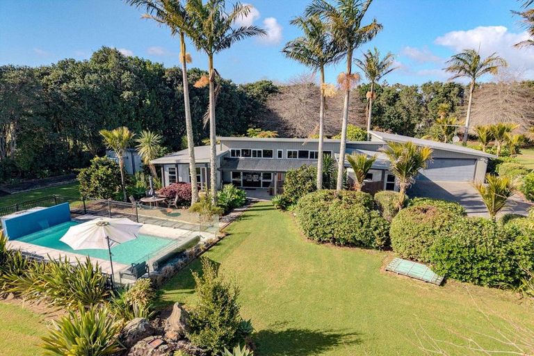 Photo of property in 4 Cochrane Drive, Kerikeri, 0230
