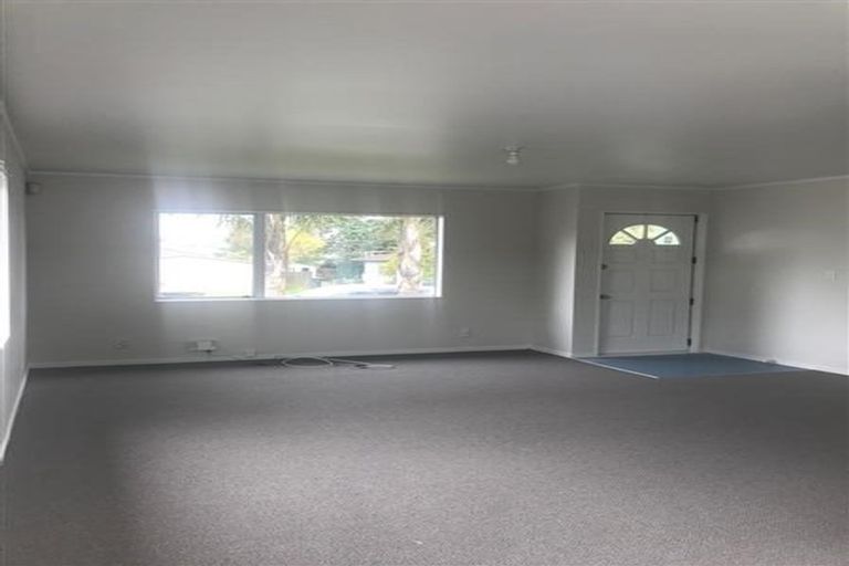 Photo of property in 1/15 Shifnal Drive, Randwick Park, Auckland, 2105