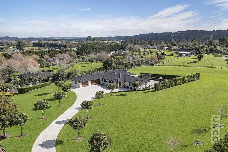 Photo of property in 289 Old North Road, Kumeu, 0892