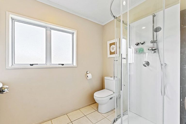 Photo of property in 6 Glengarry Road, Glen Eden, Auckland, 0602