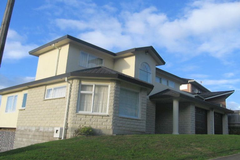 Photo of property in 17 Chastudon Place, Tawa, Wellington, 5028
