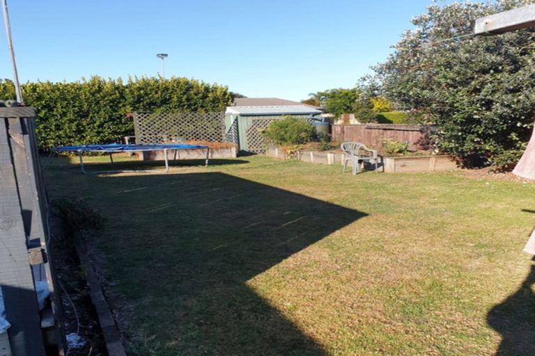 Photo of property in 82 Sandspit Road, Waiuku, 2123