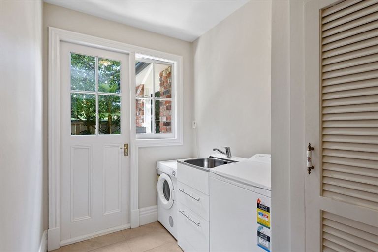 Photo of property in 12 Makora Street, Fendalton, Christchurch, 8041