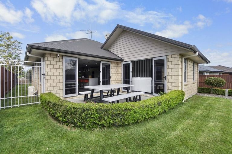 Photo of property in 17 Farleigh Close, Huntington, Hamilton, 3210