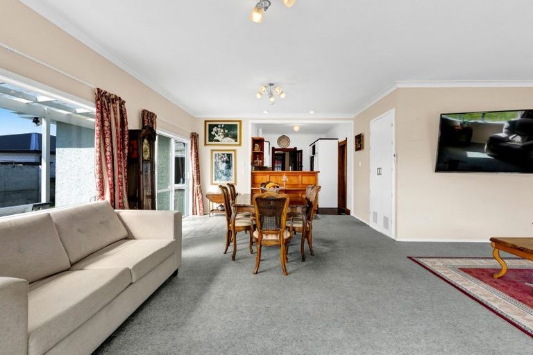 Photo of property in 17 Albion Street, Hawera, 4610