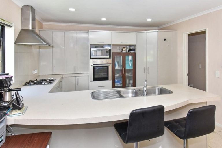 Photo of property in 13 Savona Drive, Flat Bush, Auckland, 2016