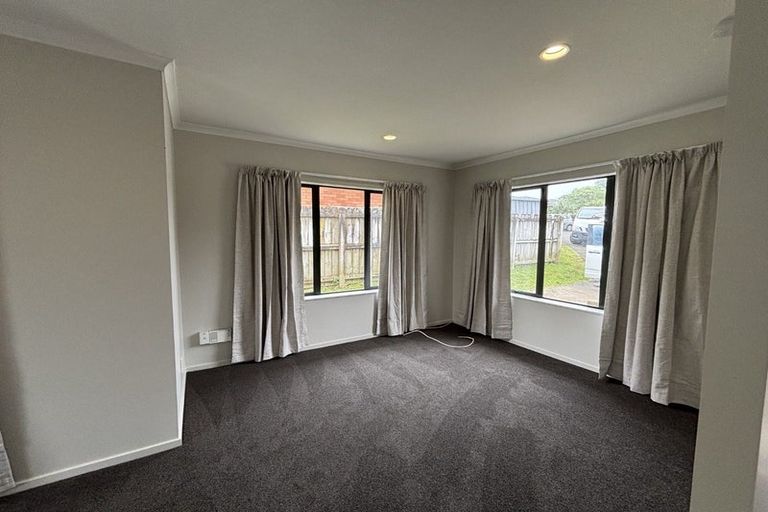 Photo of property in 44 Senator Drive, Manurewa, Auckland, 2105