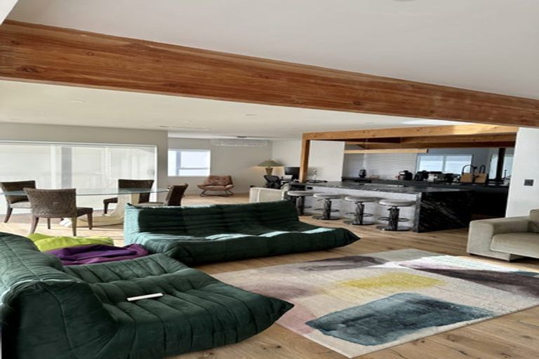 Photo of property in 1/45 Rothesay Bay Road, Rothesay Bay, Auckland, 0630