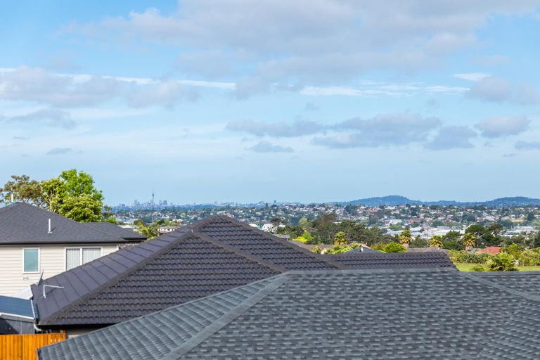 Photo of property in 14 San Casello Rise, Henderson, Auckland, 0612