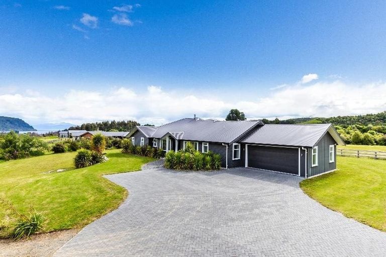 Photo of property in 6 Oakdale Drive, Kinloch, Taupo, 3377