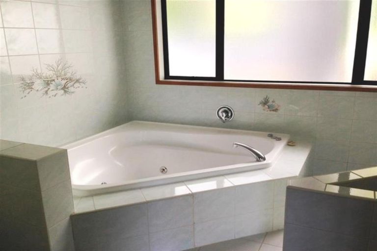 Photo of property in 1/37 Argo Drive, Half Moon Bay, Auckland, 2012