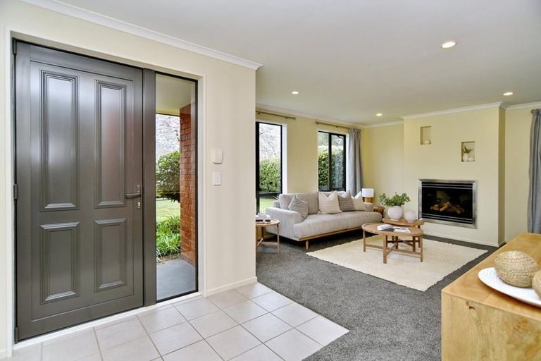 Photo of property in 11 Parkside Crescent, Northwood, Christchurch, 8051