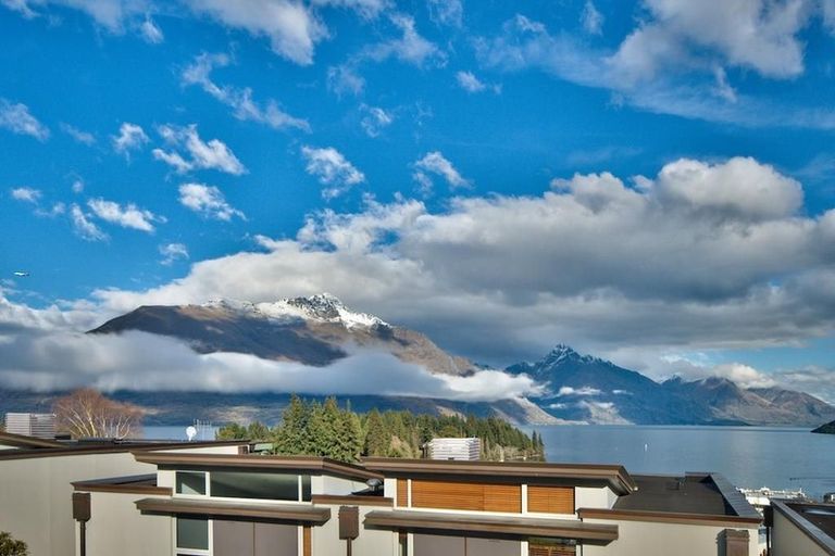 Photo of property in The Beeches Apartments, 7/60 Hallenstein Street, Queenstown, 9300