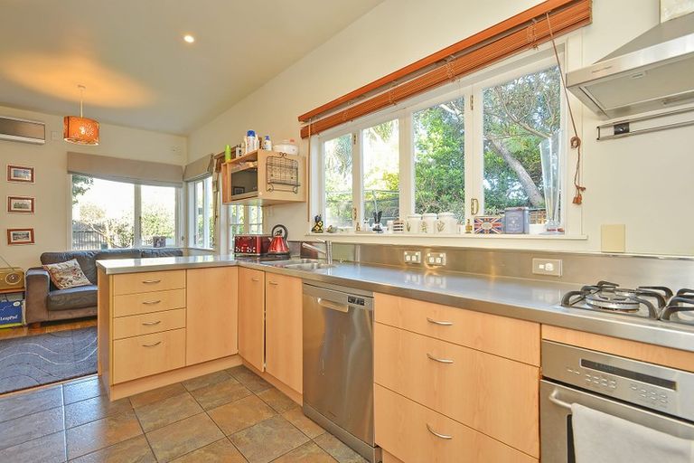 Photo of property in 3 Ngaio Street, Eastbourne, Lower Hutt, 5013