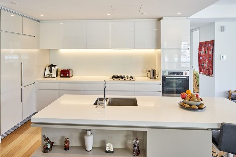 Photo of property in Clyde Quay Wharf, 1a/8 Clyde Quay Wharf, Te Aro, Wellington, 6011