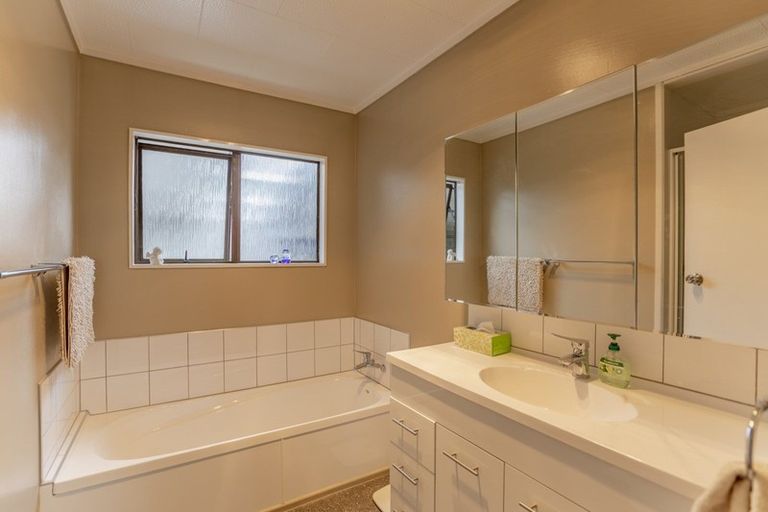 Photo of property in 2 Fergusson Avenue, Waipukurau, 4200