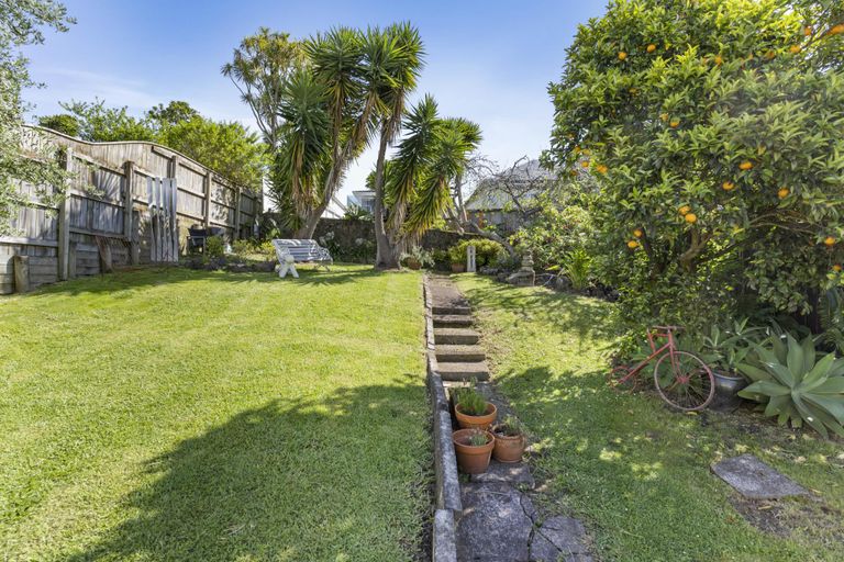 Photo of property in 12 Scanlan Street, Grey Lynn, Auckland, 1021