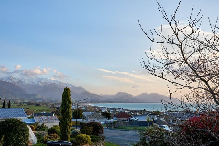 Photo of property in 27 Hastings Street, Kaikoura, 7300