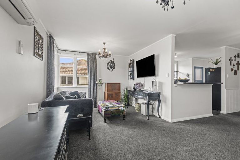 Photo of property in 44 Holland Crescent, Bulls, 4818