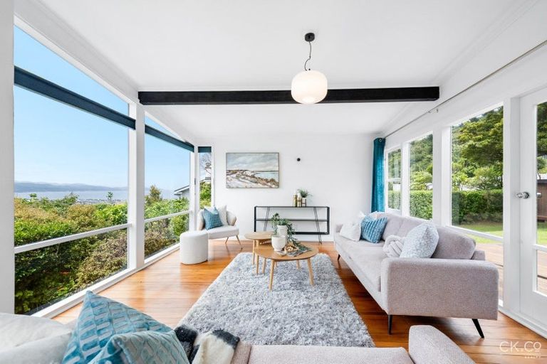 Photo of property in 34 Miromiro Road, Normandale, Lower Hutt, 5010