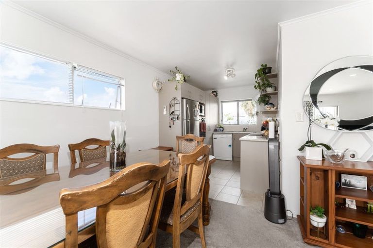 Photo of property in 11/3 Hulme Place, Henderson, Auckland, 0612