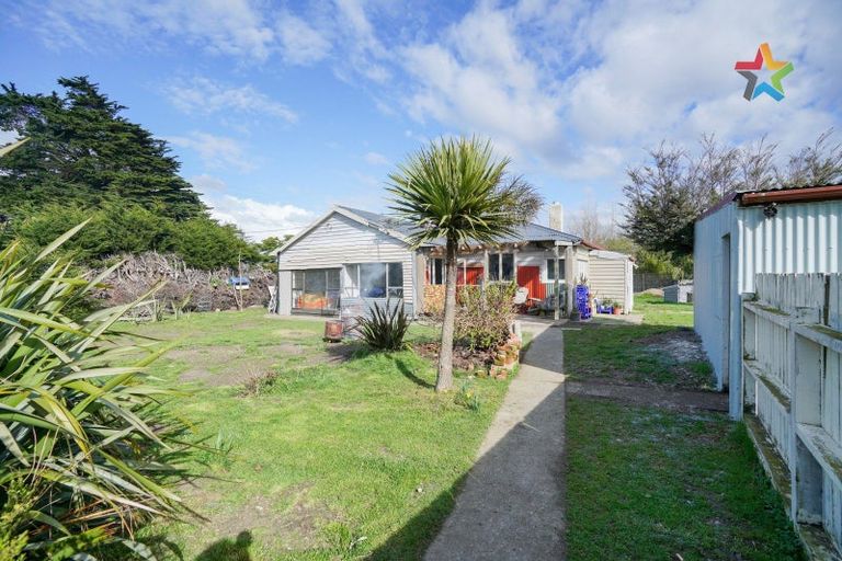 Photo of property in 16 Derby Street, Woodend, Invercargill, 9877