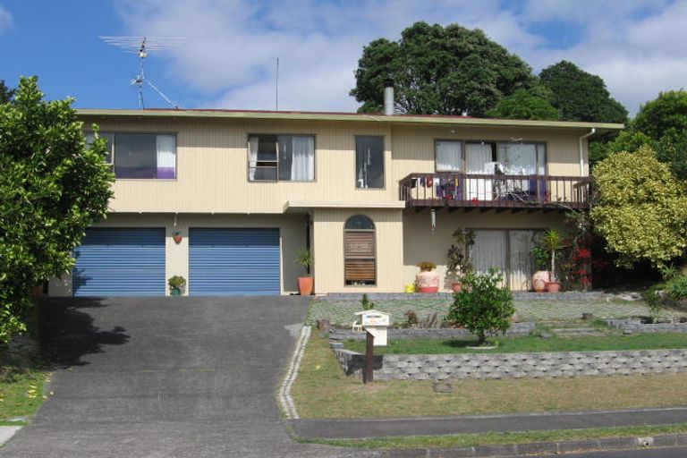 Photo of property in 11 Robin Lane, Browns Bay, Auckland, 0630