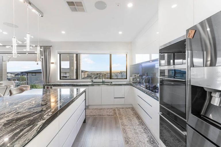 Photo of property in 13 Michael Richard Place, East Tamaki Heights, Auckland, 2016