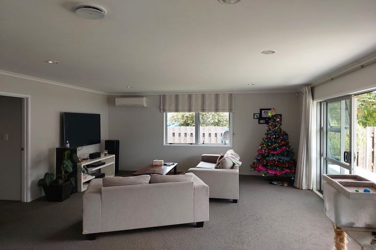 Photo of property in 122b Clevedon Road, Papakura, 2110