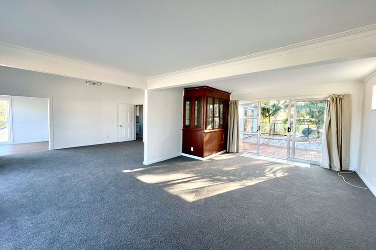 Photo of property in 47 School Road, Te Atatu South, Auckland, 0610