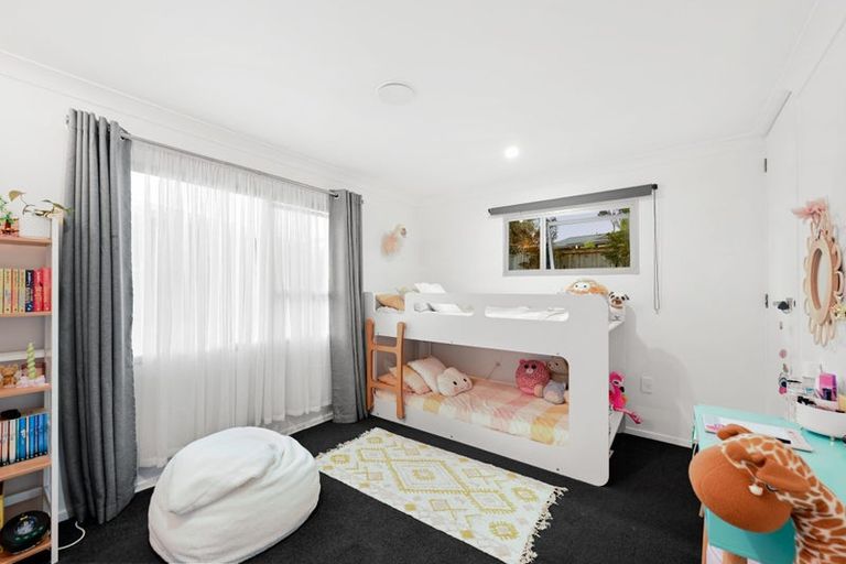 Photo of property in 22 Gilbass Avenue, Hamilton Lake, Hamilton, 3204