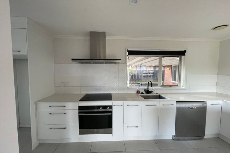 Photo of property in 595 Great South Road, Rosehill, Papakura, 2113