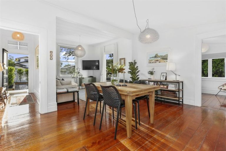 Photo of property in 1/23 Gladstone Road, Northcote, Auckland, 0627