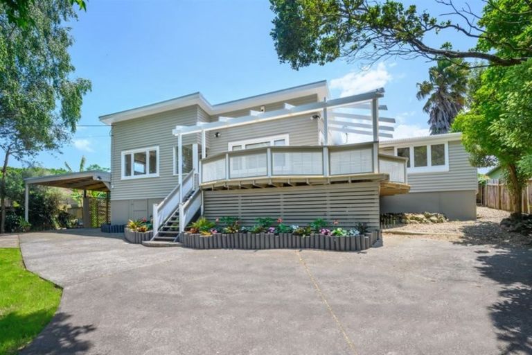 Photo of property in 2/20 Donovan Avenue, Massey, Auckland, 0614