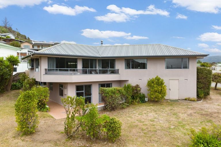 Photo of property in 68 Moana View Road, Waikawa, Picton, 7220