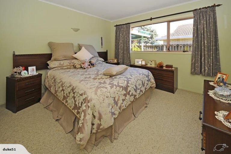 Photo of property in 2/12 Waimai Avenue, Weymouth, Auckland, 2103